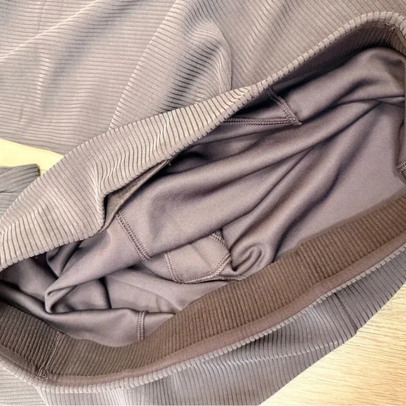 Lululemon Ribbed Softstreme Zip Leg High-Rise Crop Pant Size 14 Espresso - Picture 9 of 12
